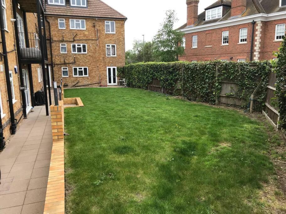 Luxury Penthouse Appartment Cobham (Surrey) Exterior foto
